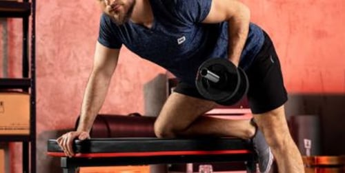 Tréning s lavicou a jednoručkami na celé telo (30 minút): 3 úrovne obtiažnosti