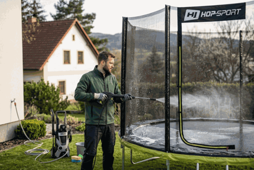 Údržba trampolíny v praxi: ako vyčistiť sieť, rám a skákaciu plochu