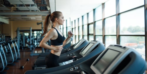 Tréning pre chudnutie vs. kondíciu na bežeckom páse: aký je medzi nimi rozdiel