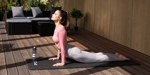 Dokonalá podložka na jogu – čo treba zvážiť pri výbere?